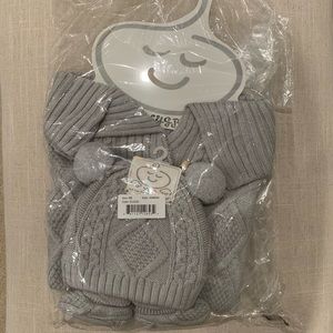 NYGB 3-Piece Cable Knit Hat, Booties and Snuggle Sack in Cloud